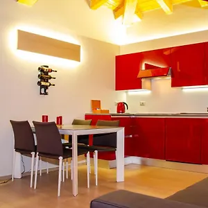 Apartment House Viola, Tirano